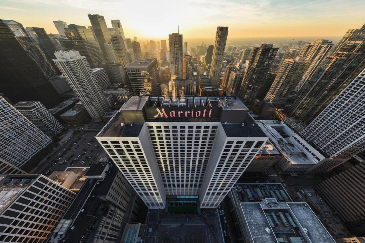 Chicago Marriott Downtown Magnificent Mile Hotel Exterior photo